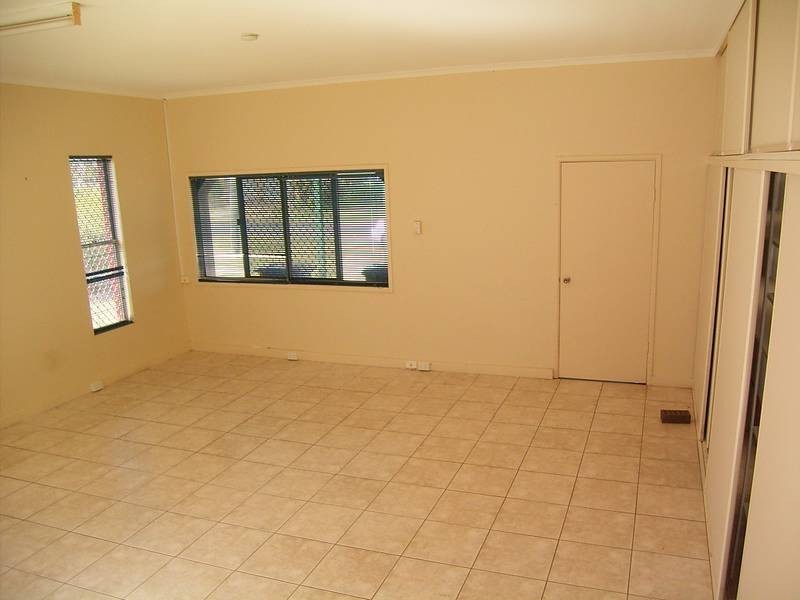 87 Welch St, Elliott Heads QLD 4670