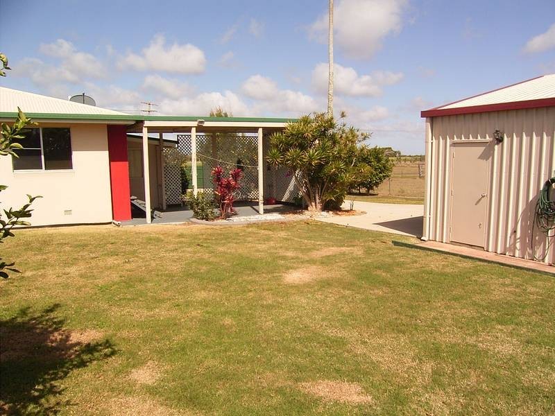 87 Welch St, Elliott Heads QLD 4670