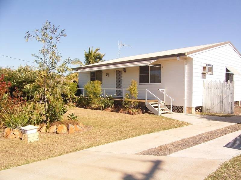 2 Crystal Ct, Elliott Heads QLD 4670