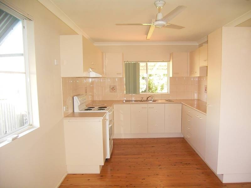 2 Crystal Ct, Elliott Heads QLD 4670