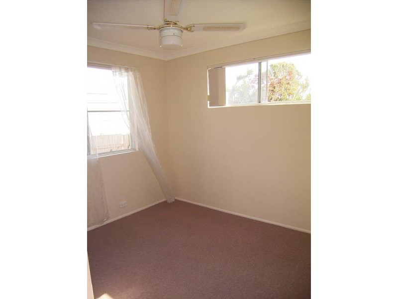 2 Crystal Ct, Elliott Heads QLD 4670