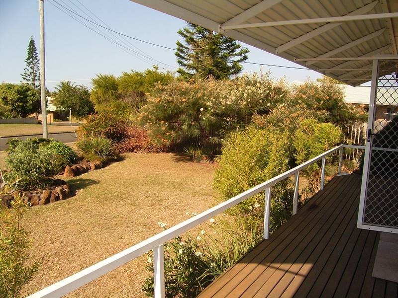 2 Crystal Ct, Elliott Heads QLD 4670
