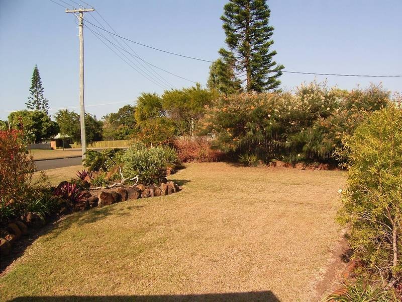 2 Crystal Ct, Elliott Heads QLD 4670