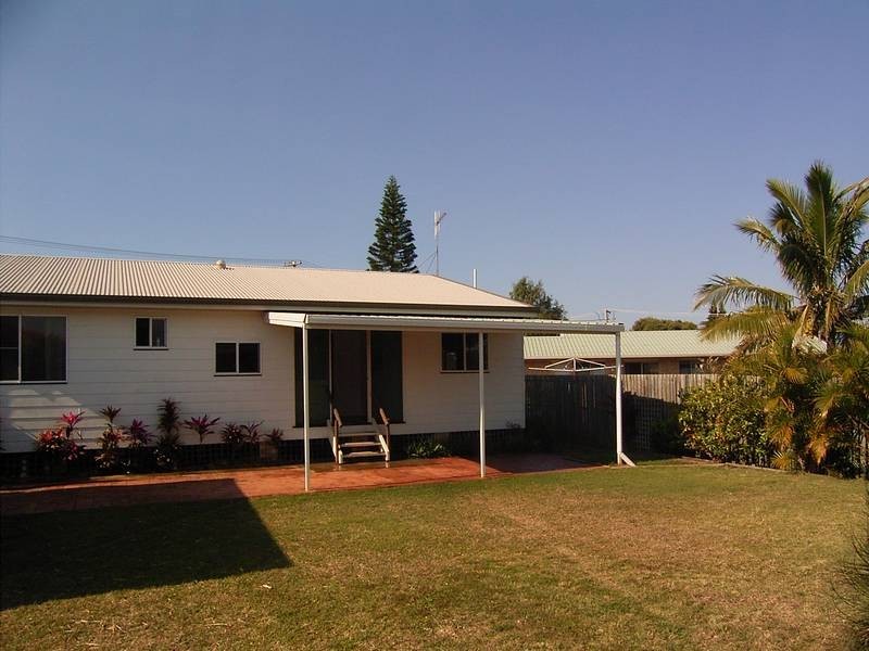 2 Crystal Ct, Elliott Heads QLD 4670