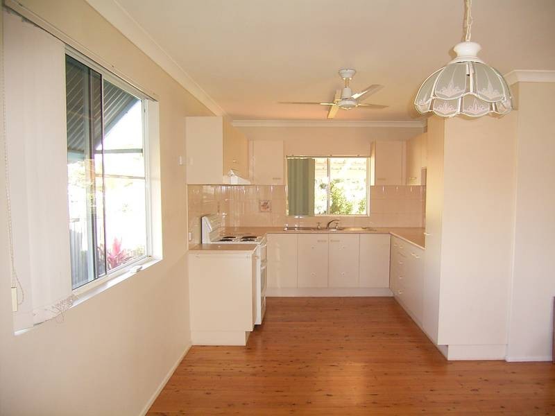 2 Crystal Ct, Elliott Heads QLD 4670