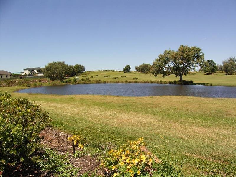 5 Marian St, Coral Cove QLD 4670