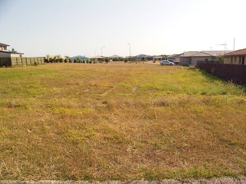 5 Marian St, Coral Cove QLD 4670