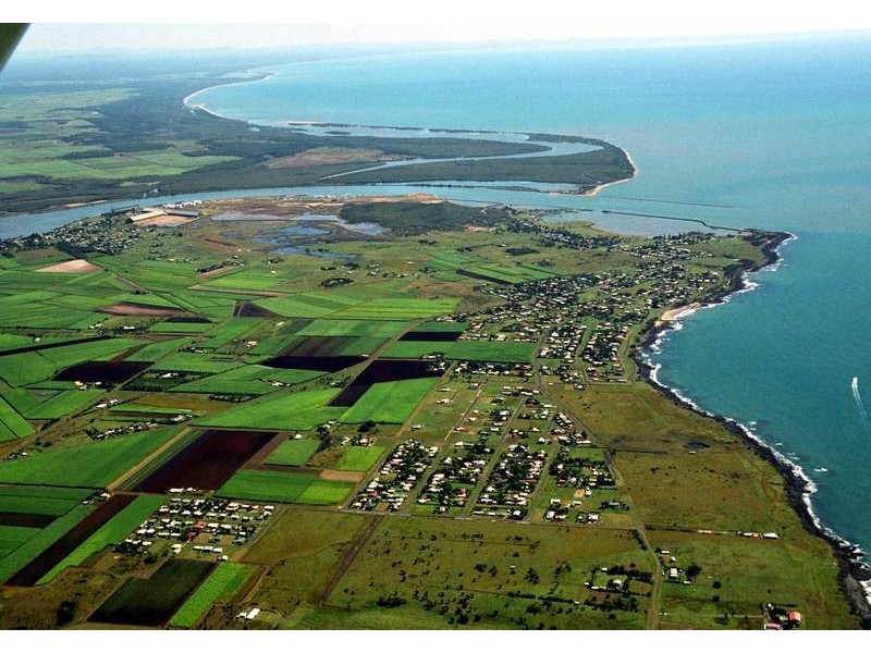 7 Cove Street, Burnett Heads QLD 4670