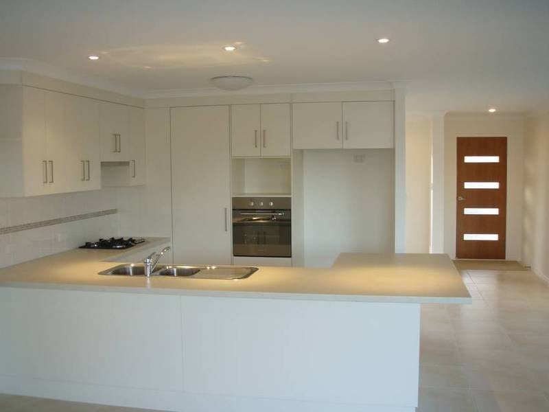 7 Cove Street, Burnett Heads QLD 4670