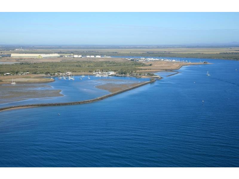 7 Cove Street, Burnett Heads QLD 4670