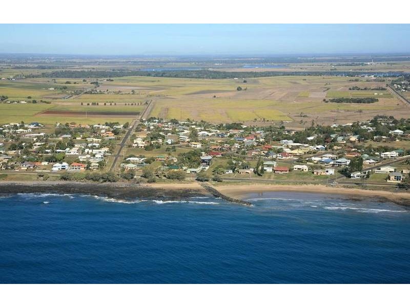 7 Cove Street, Burnett Heads QLD 4670