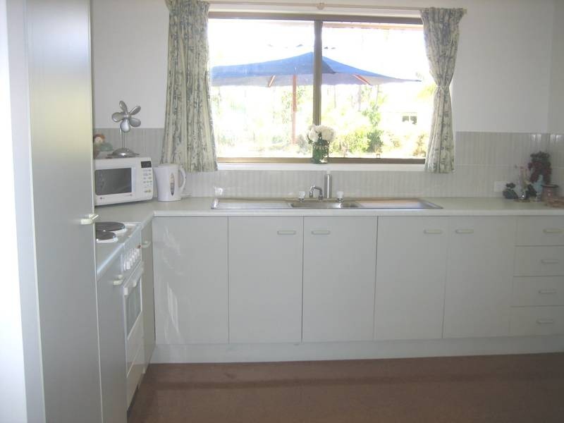3 Crystal Court, Elliott Heads QLD 4670