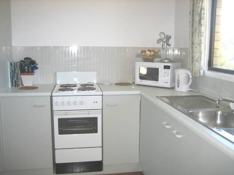 3 Crystal Court, Elliott Heads QLD 4670