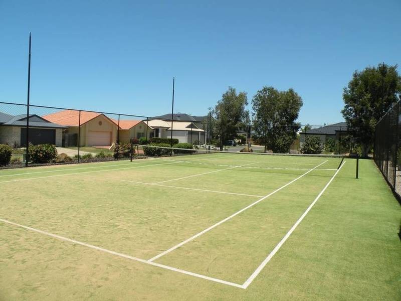11 Robert John Circuit, Coral Cove QLD 4670
