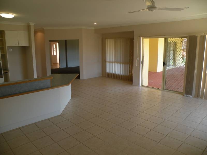 11 Robert John Circuit, Coral Cove QLD 4670