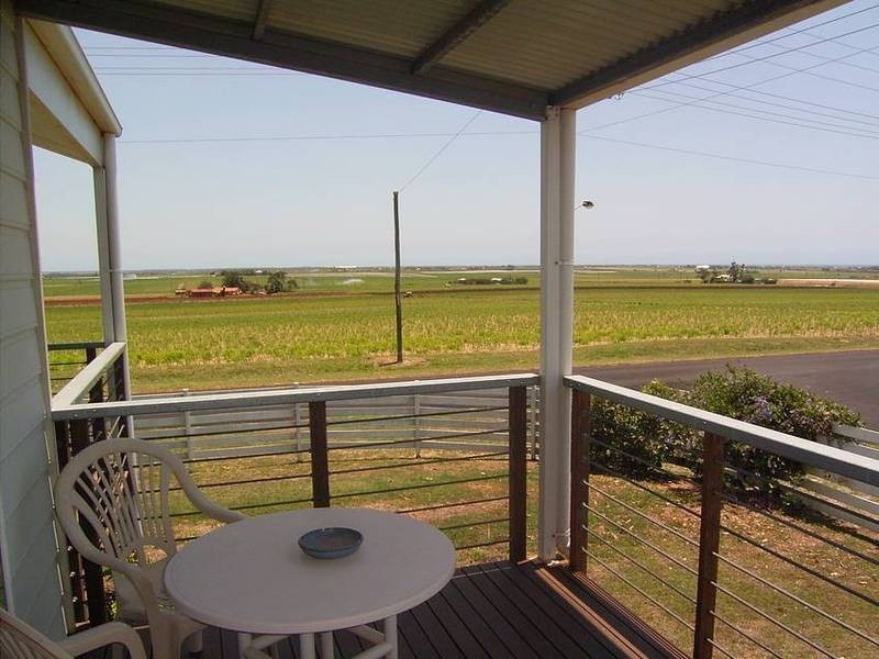 8 Barellan Parade, Qunaba QLD 4670