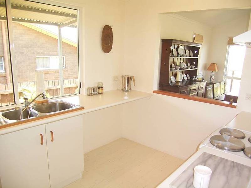 8 Barellan Parade, Qunaba QLD 4670