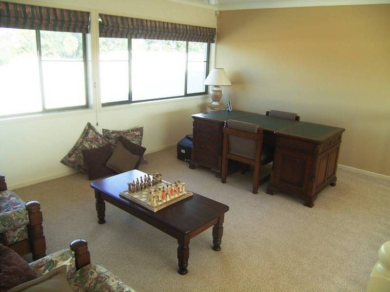 40 Avenell Street, Avenell Heights QLD 4670