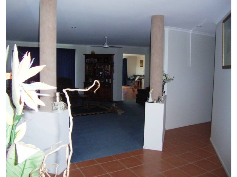 14 Marian Street, Coral Cove QLD 4670
