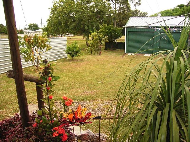 18 Hills Street, Bundaberg East QLD 4670