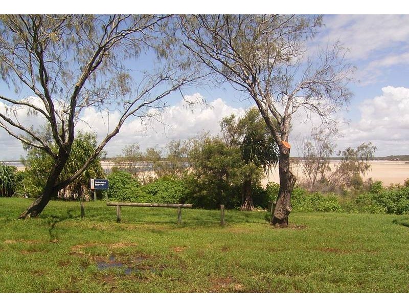 6 Lihs St, Elliott Heads QLD 4670