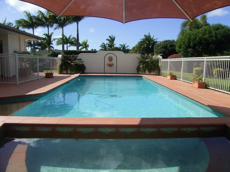 40 Avenell St, Avenell Heights QLD 4670