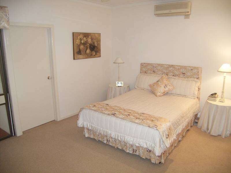 40 Avenell St, Avenell Heights QLD 4670