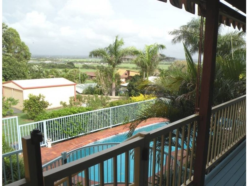 11 Hilltop Ave, Qunaba QLD 4670