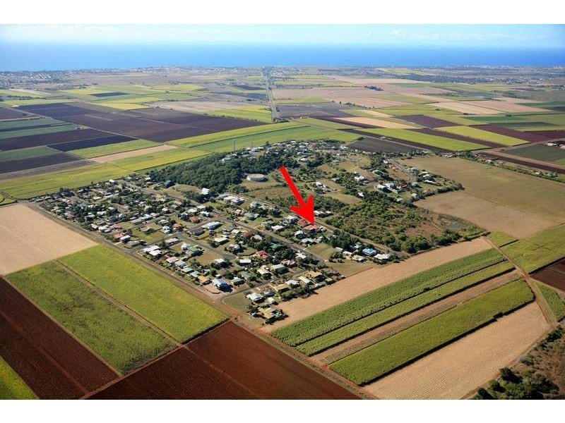 11 Hilltop Ave, Qunaba QLD 4670