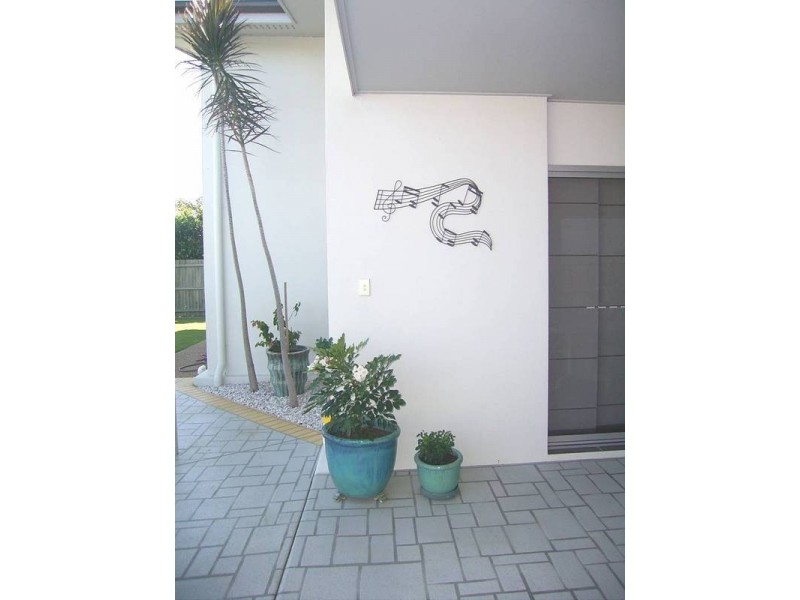 4 Amber Close, Bargara QLD 4670