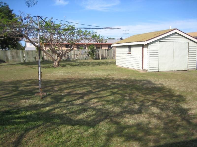 4 Livingstone St, Kepnock QLD 4670