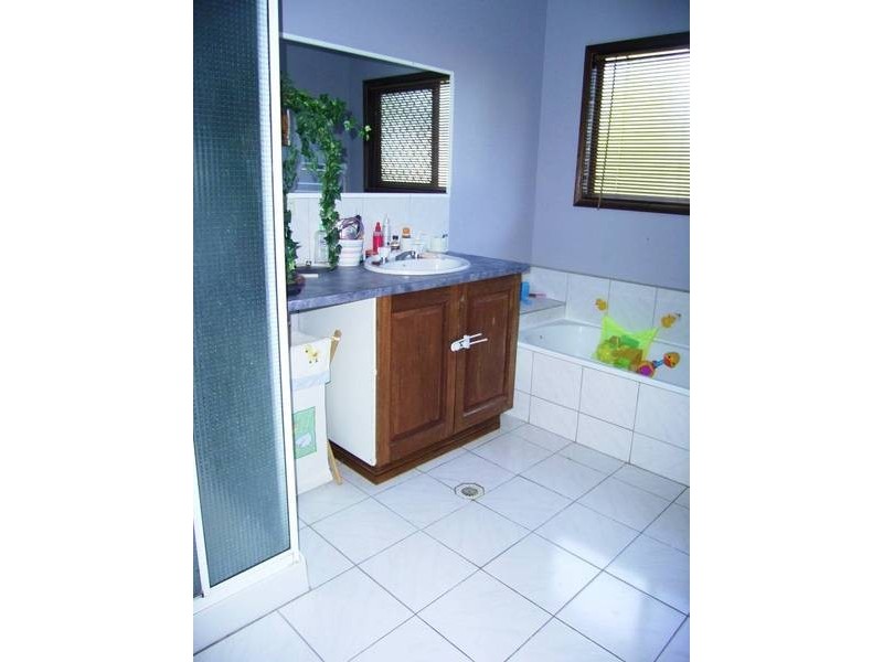 4 Pandanus Cr, Innes Park QLD 4670