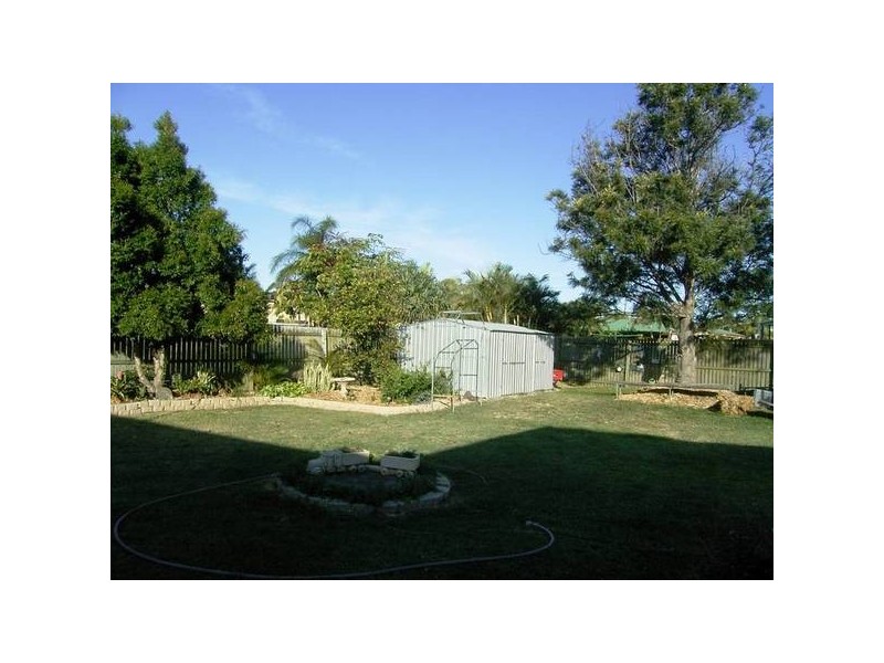 4 Pandanus Cr, Innes Park QLD 4670