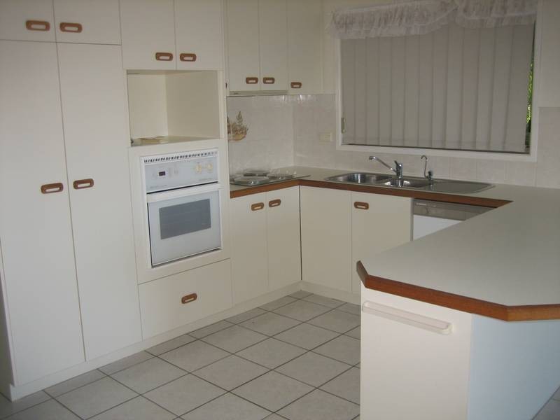 3 Heathwood Lane, The Hummock QLD 4670