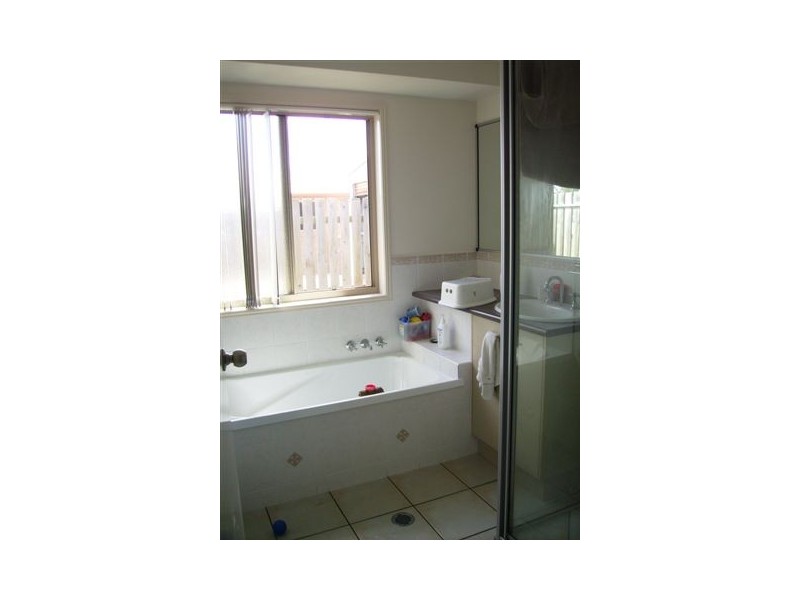 66 Thomas Thompson, Thabeban QLD 4670
