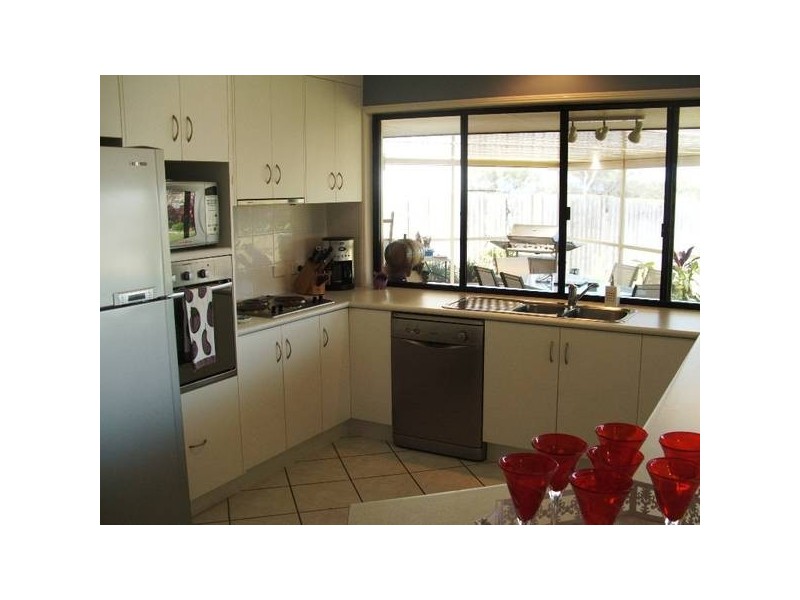 19 Chantelle, Coral Cove QLD 4670