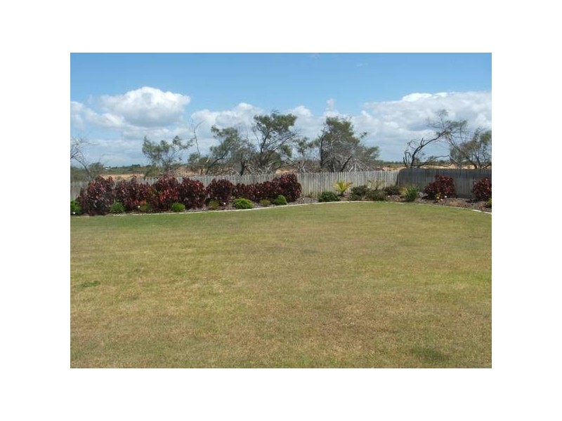 19 Chantelle, Coral Cove QLD 4670