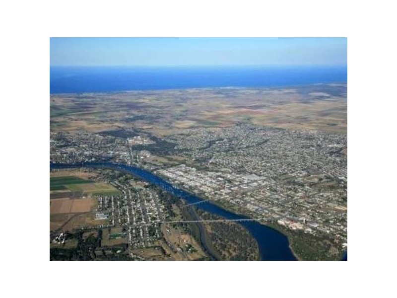 Avenell Heights QLD 4670