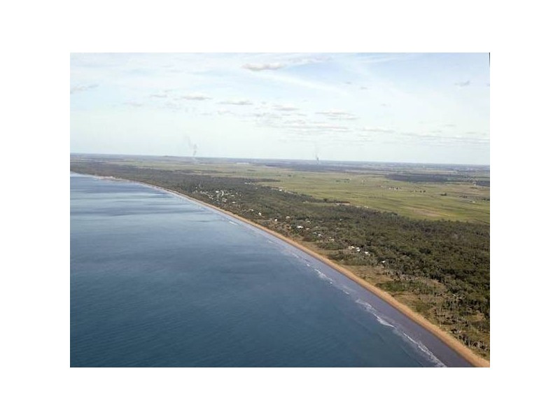 Moore Park Beach QLD 4670