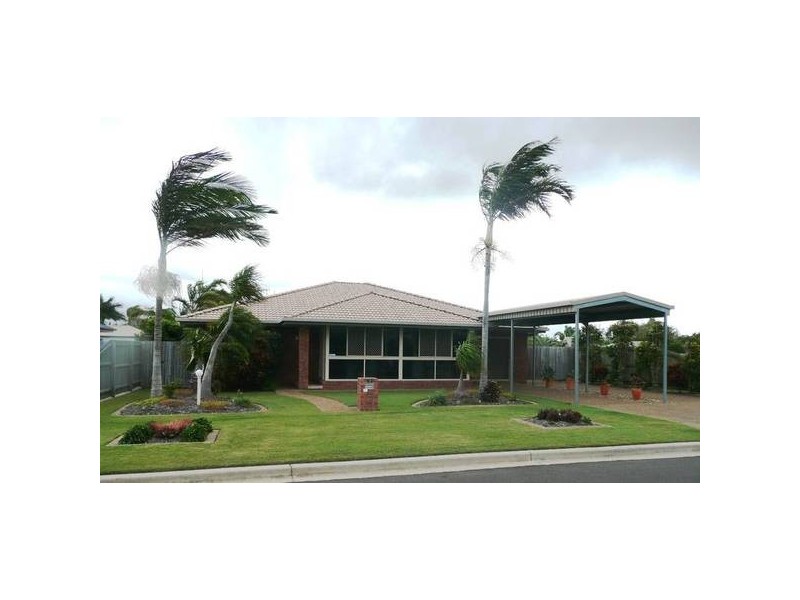 18 Andy Kemp Pl, Bargara QLD 4670