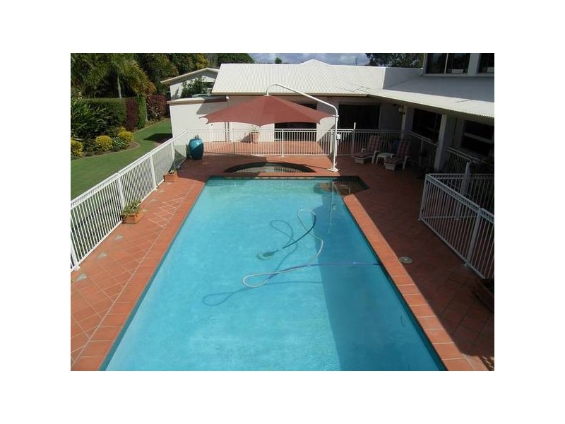 40 Avenell St, Avenell Heights QLD 4670