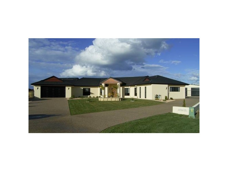 Coral Cove QLD 4670