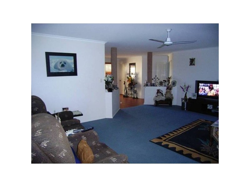 14 Marian St, Coral Cove QLD 4670