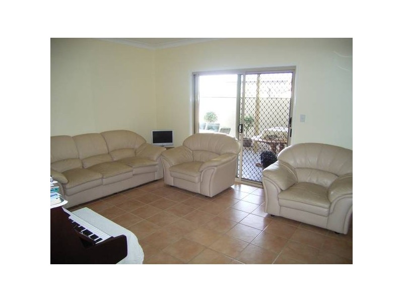 3 Robert John Cct, Coral Cove QLD 4670