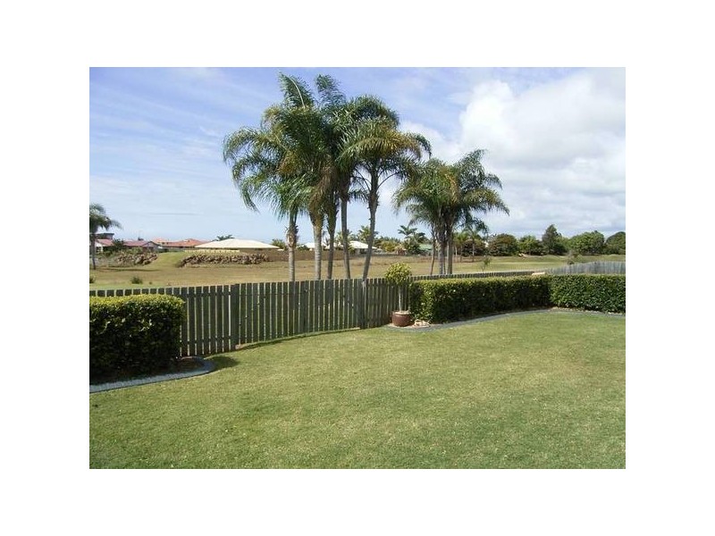 3 Robert John Cct, Coral Cove QLD 4670