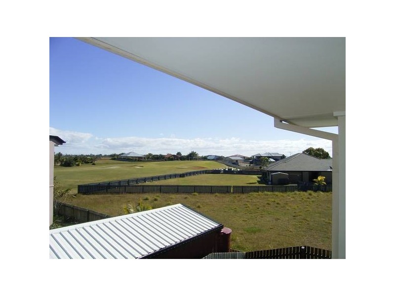 22 Toppers Dr, Coral Cove QLD 4670
