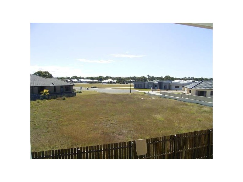 22 Toppers Dr, Coral Cove QLD 4670