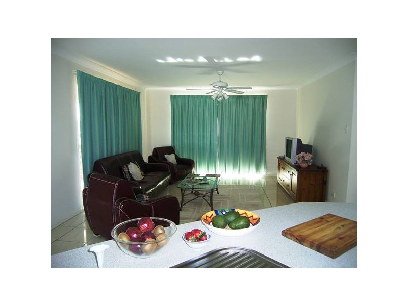 22 Toppers Dr, Coral Cove QLD 4670