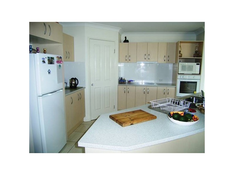 22 Toppers Dr, Coral Cove QLD 4670