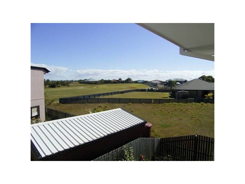 22 Toppers Dr, Coral Cove QLD 4670